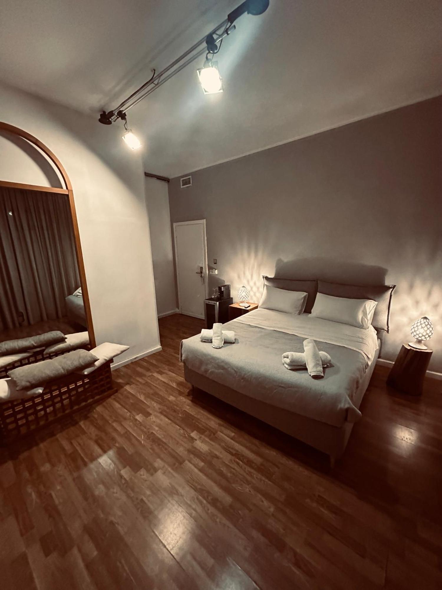 B&B Degli Artisti Suite 莱切 外观 照片